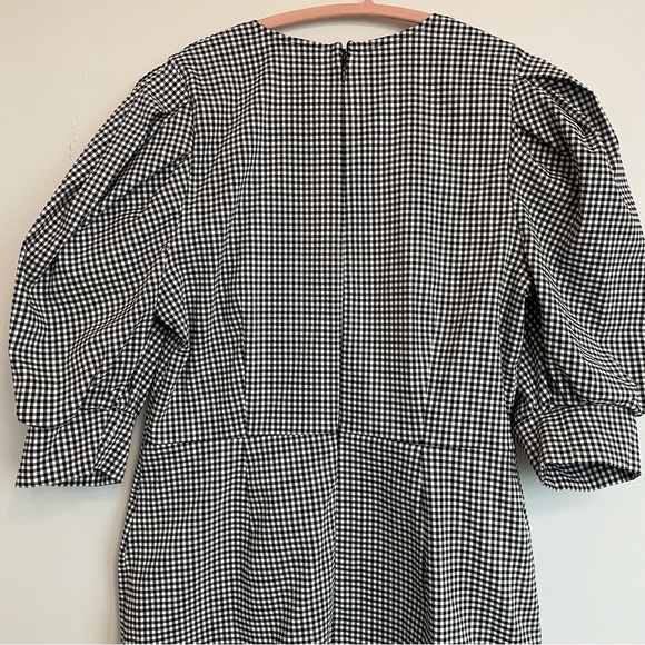 Like new, fitted gingham midi dress. - Picture 6 of 8